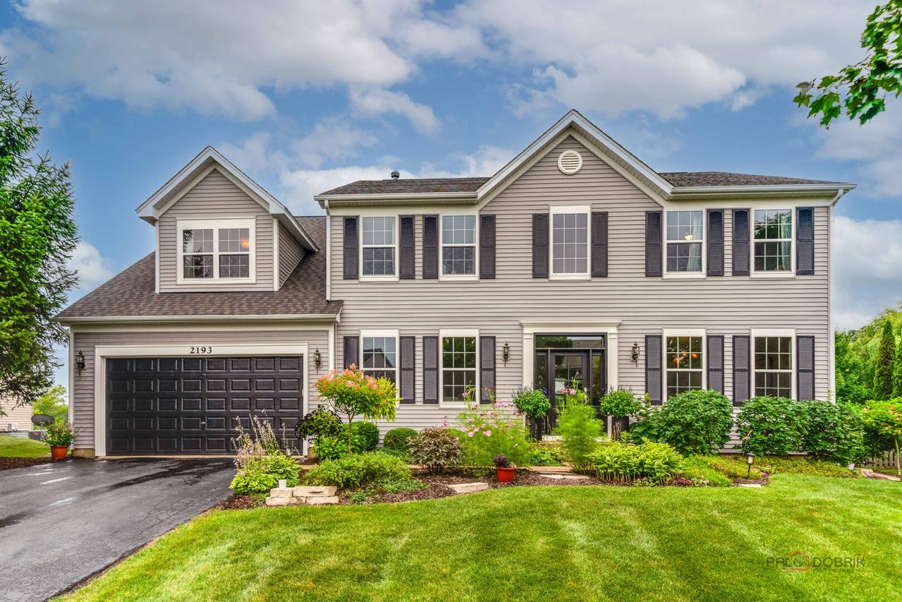 2193 Green Glade Way, Wauconda, IL 60084