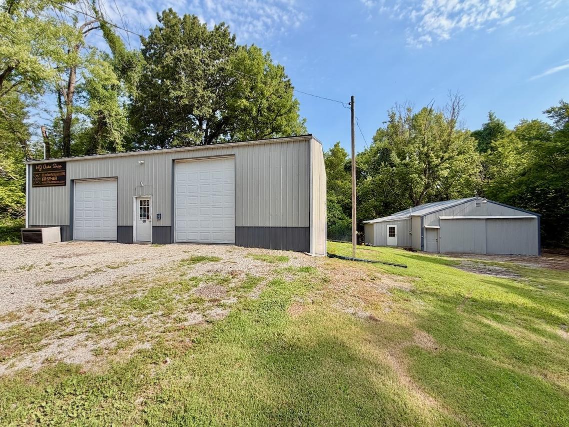 68 Lost Ranch Rd., Murphysboro, IL 62966