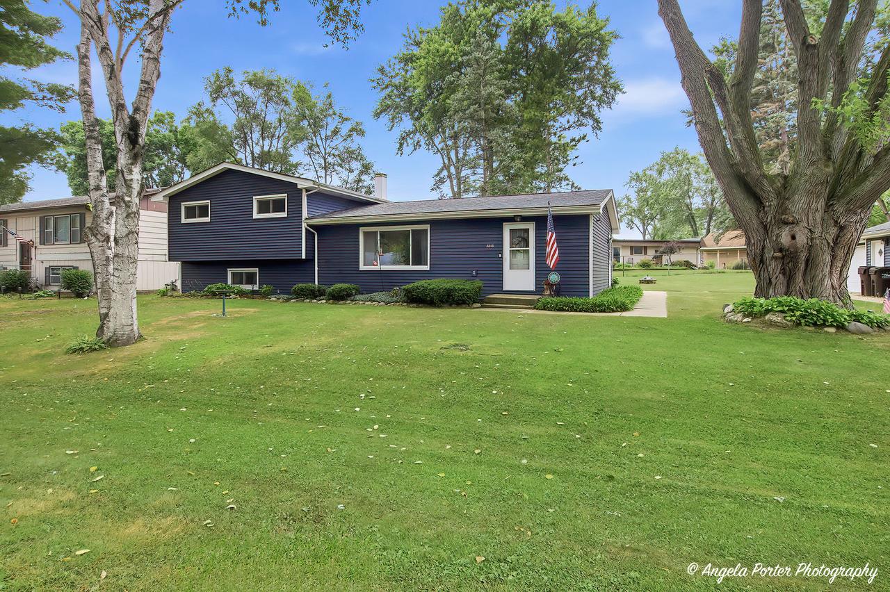 5215 W Nippersink Dr., Richmond, IL 60071