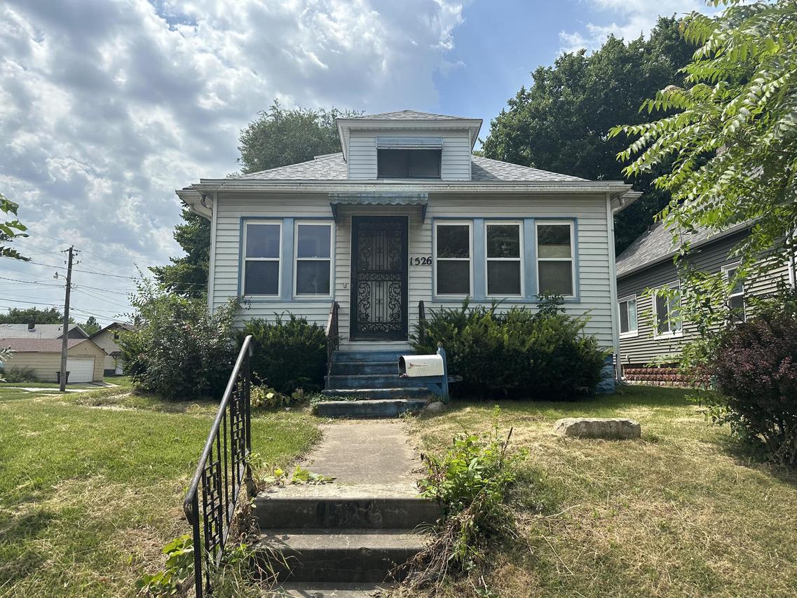 1526 6th St., Rock Island, IL 61201