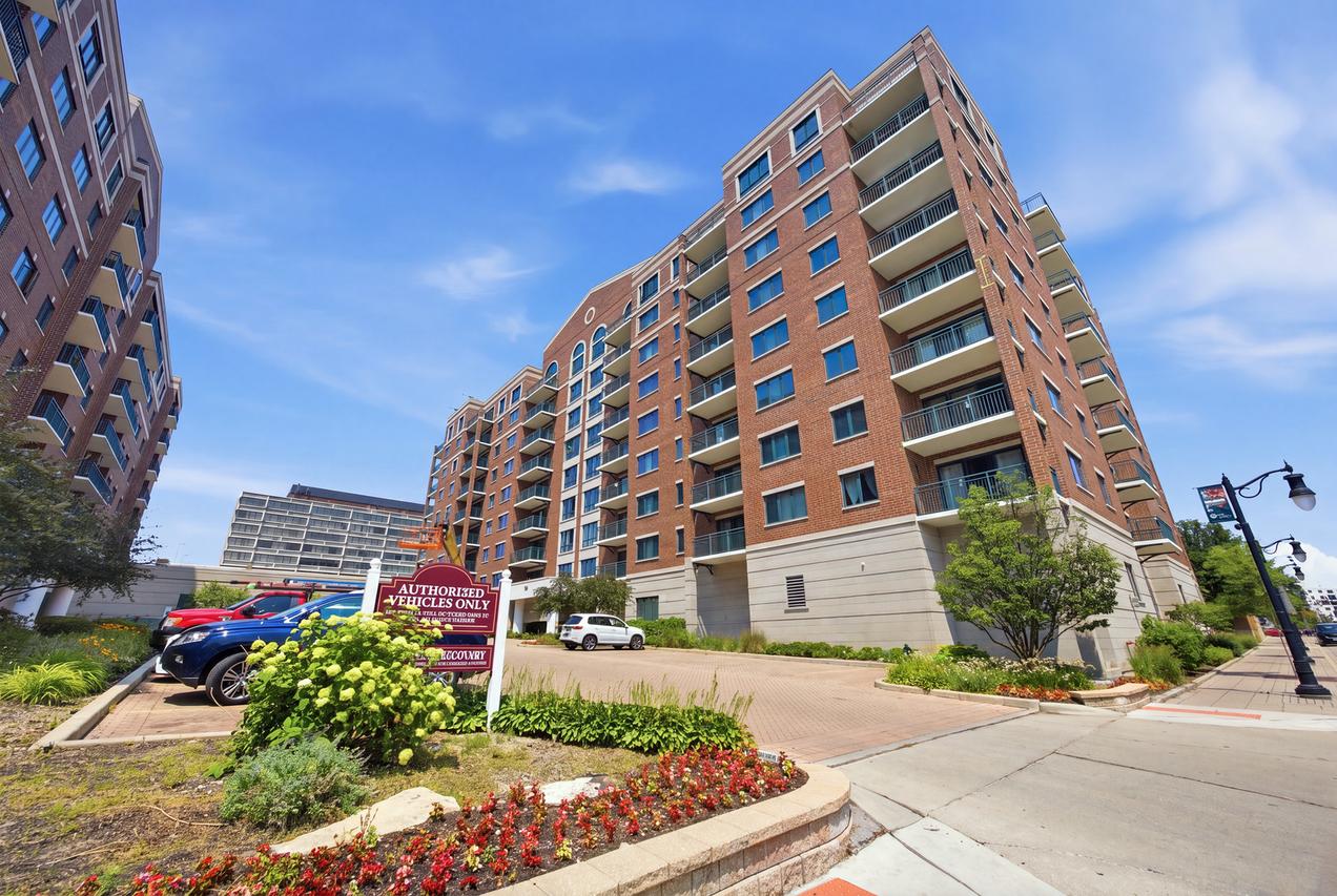 750 Pearson St. #302, Des Plaines, IL 60016