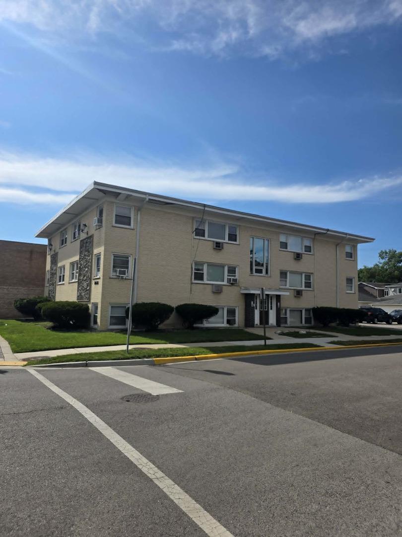 8636 Grand Ave. #2A, River Grove, IL 60171