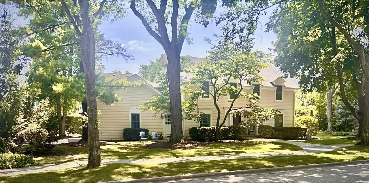 2307 Catherine St., Northbrook, IL 60062