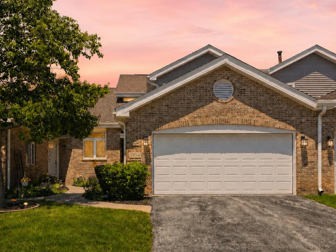 11304 Brook Crossing Ct., Orland Park, IL 60467