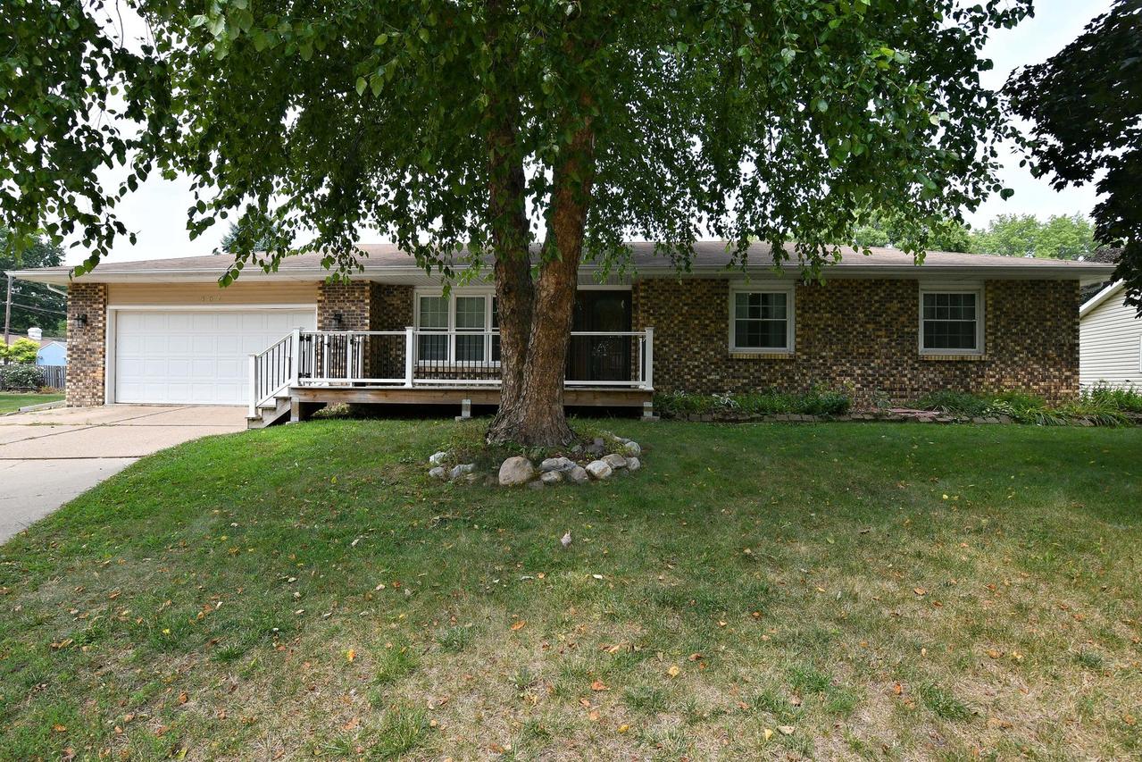 457 Avon Ct., Colona, IL 61241