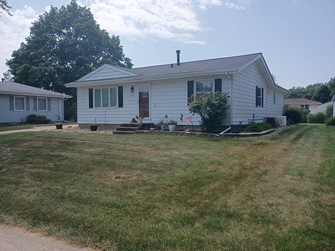 1005 16th St., Rapids City, IL 61275