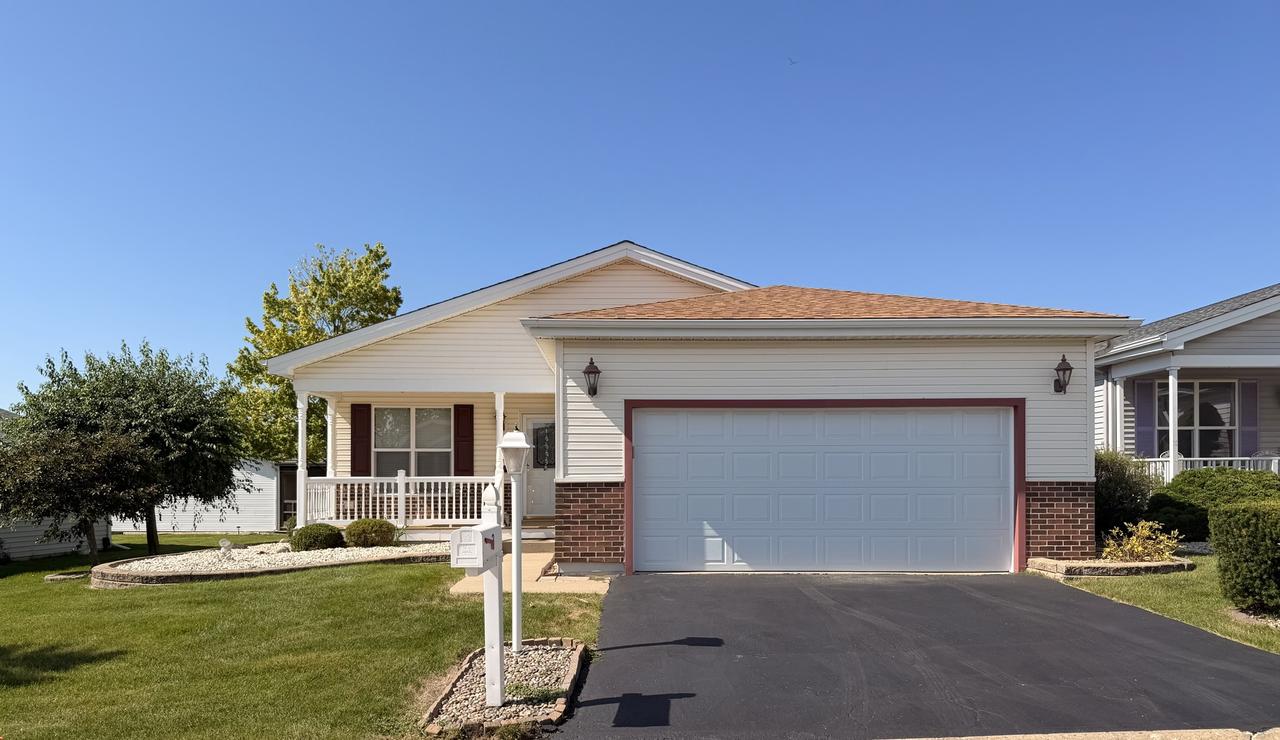 2 Suffolk Way, Grayslake, IL 60030