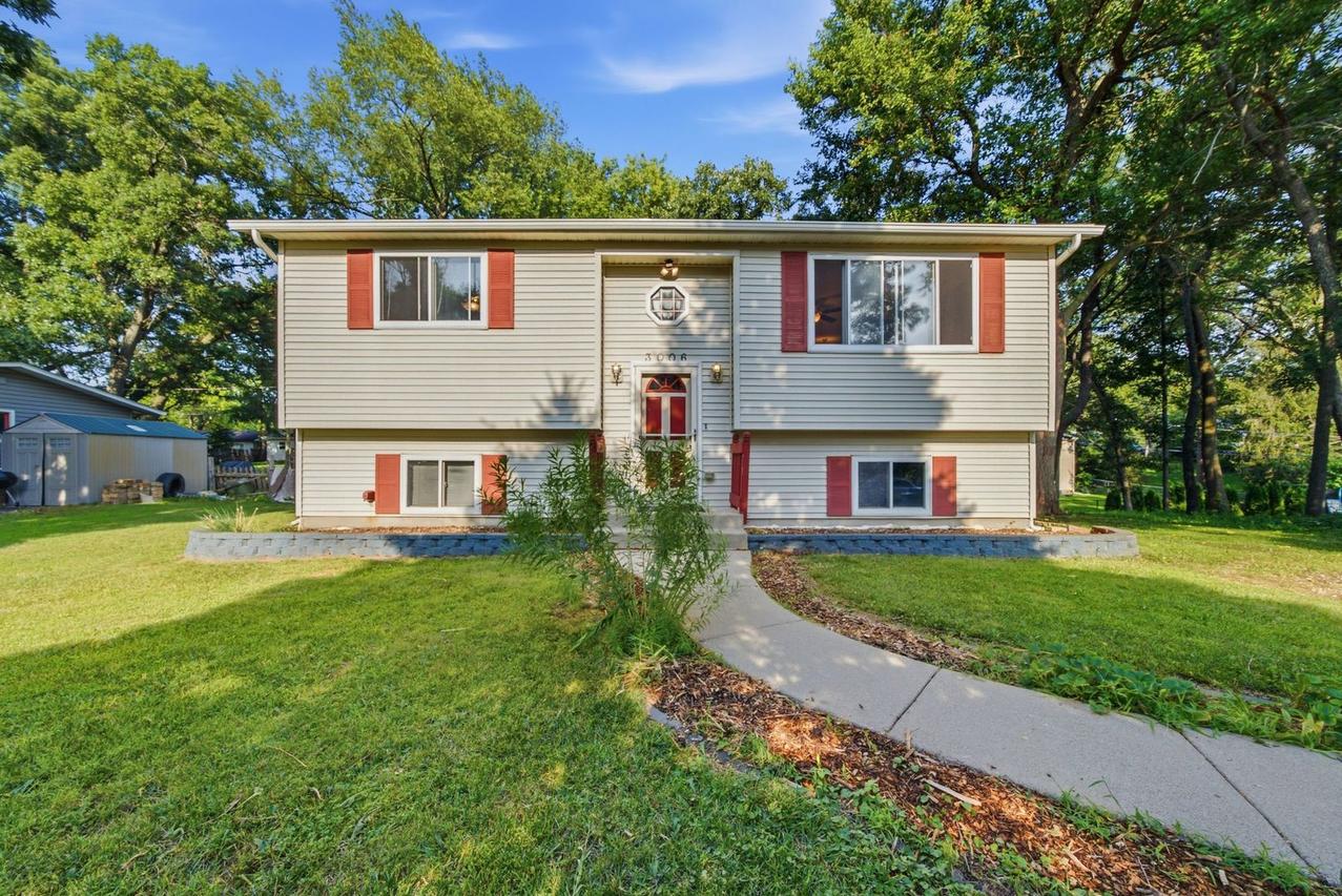 3006 E Hickory Dr., Wonder Lake, IL 60097