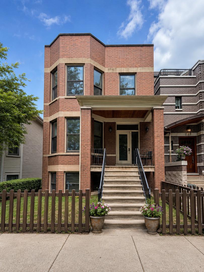 1738 W Byron St., Chicago, IL 60613