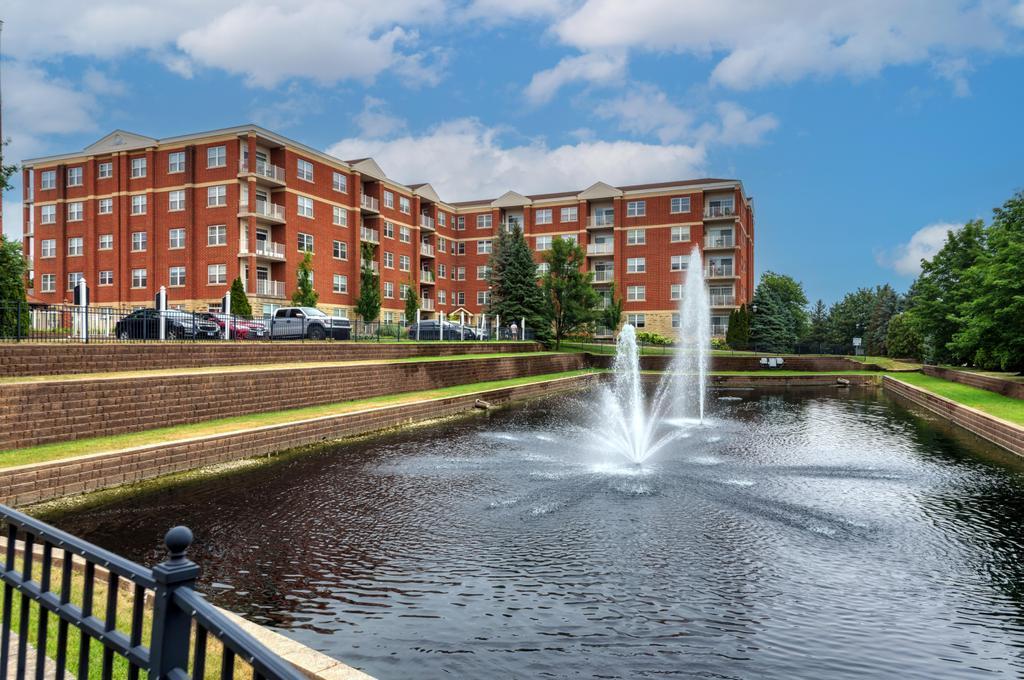 1 Itasca Pl. #211, Itasca, IL 60143