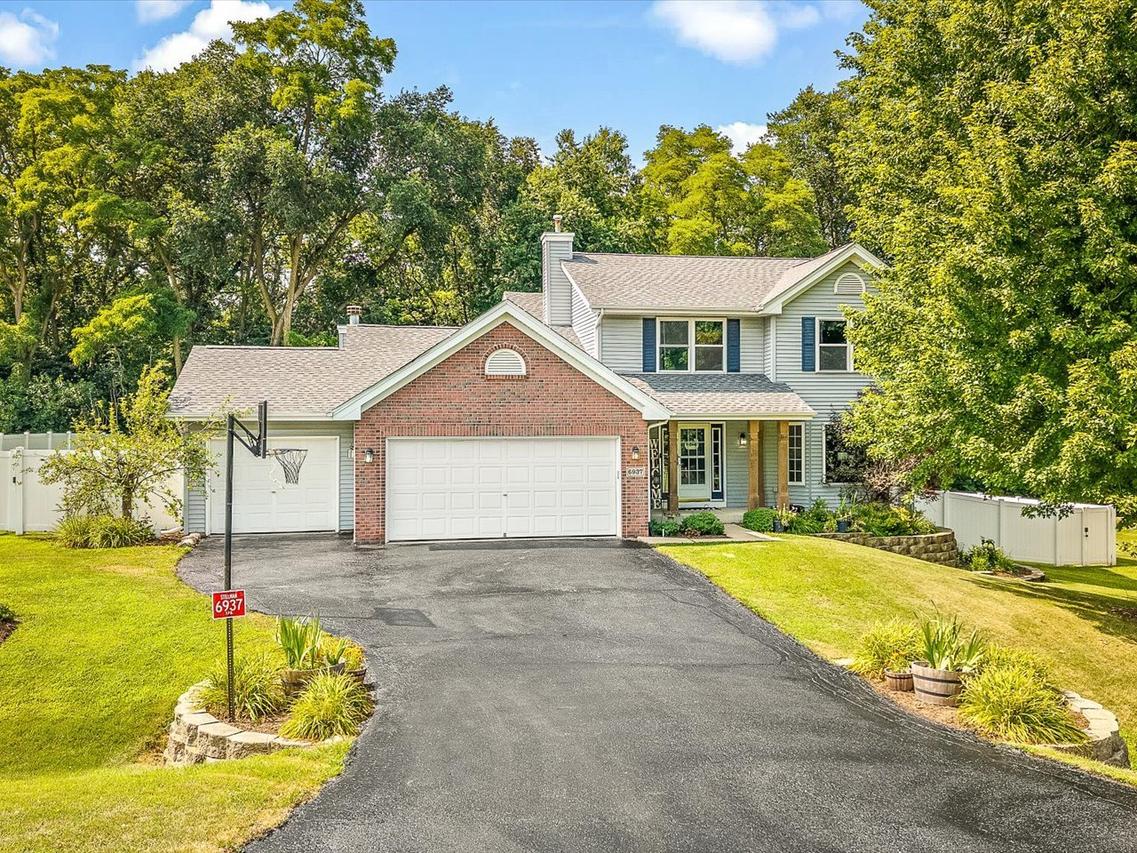 6937 N Summit Dr., Byron, IL 61010