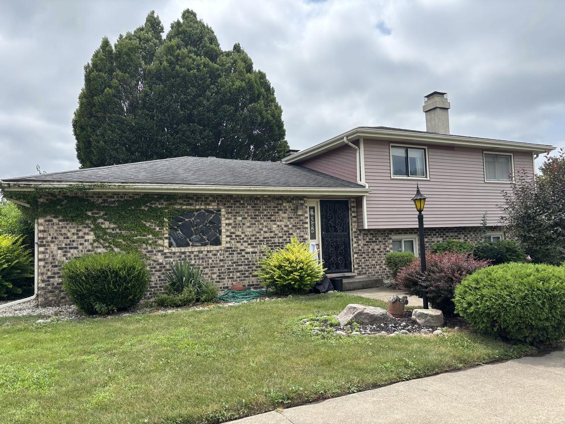 18506 Clyde Ave., Lansing, IL 60438