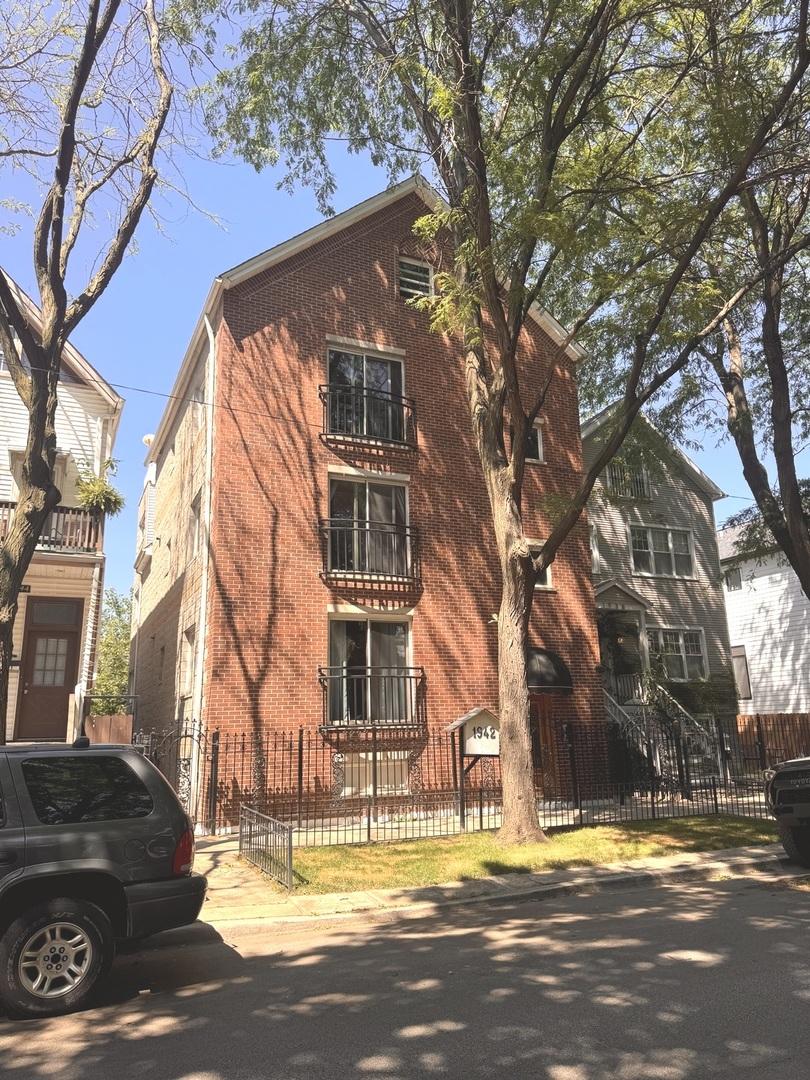 1942 W Melrose St., Chicago, IL 60657