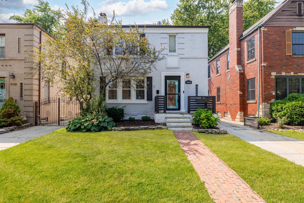 9146 S Oakley Ave., Chicago, IL 60643