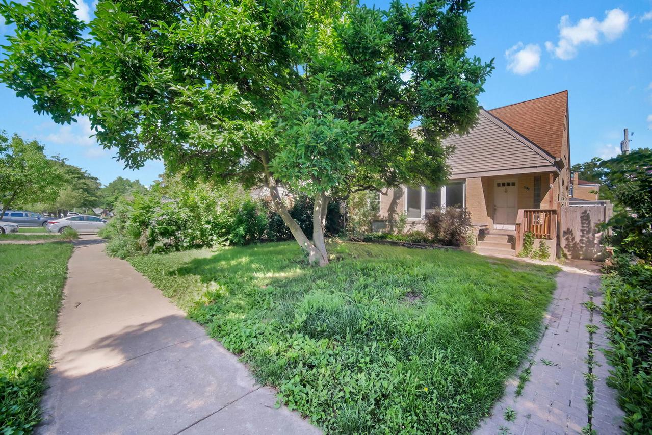 313 Harlem Ave., Glenview, IL 60025