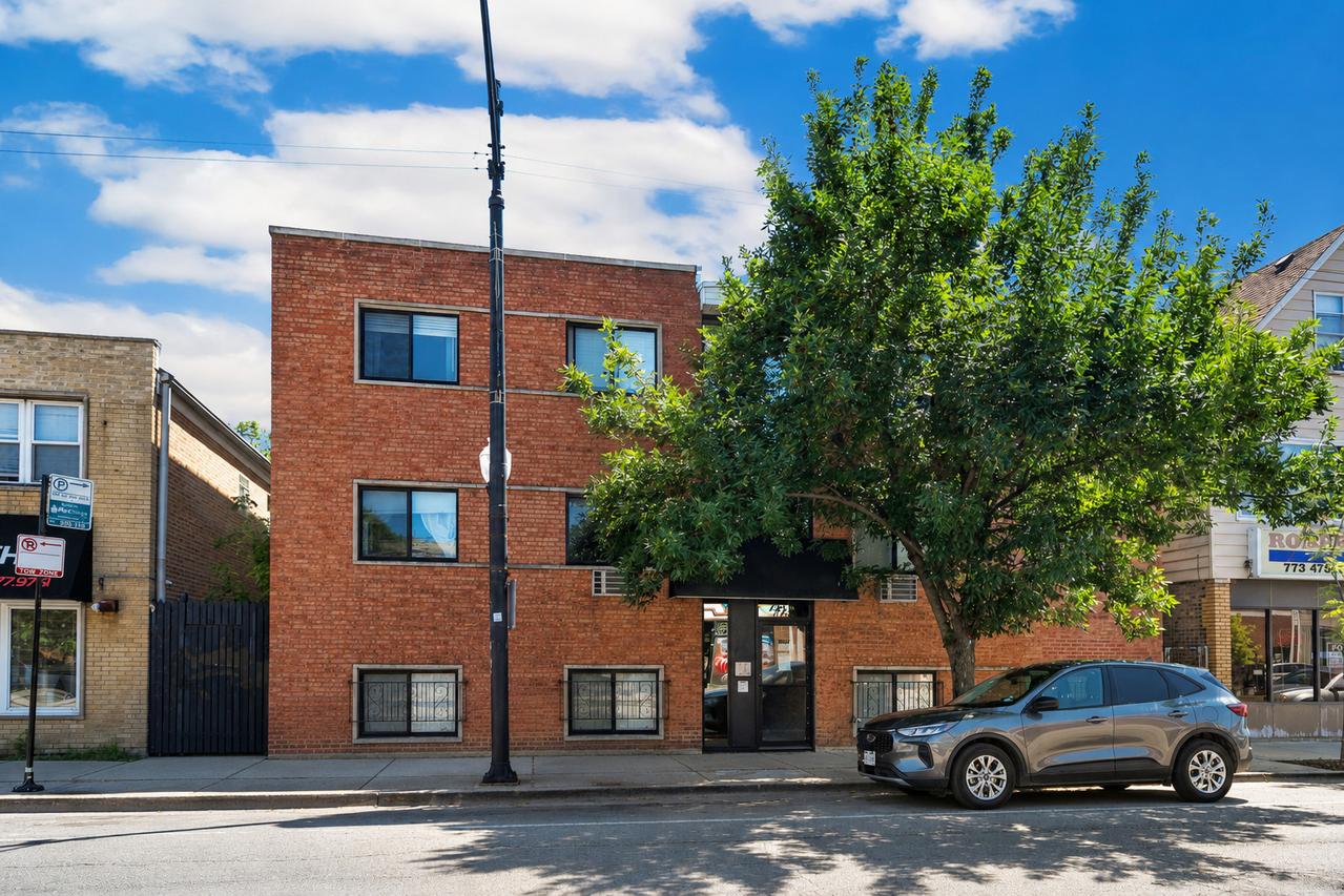 3037 W Montrose Ave. #3A, Chicago, IL 60618