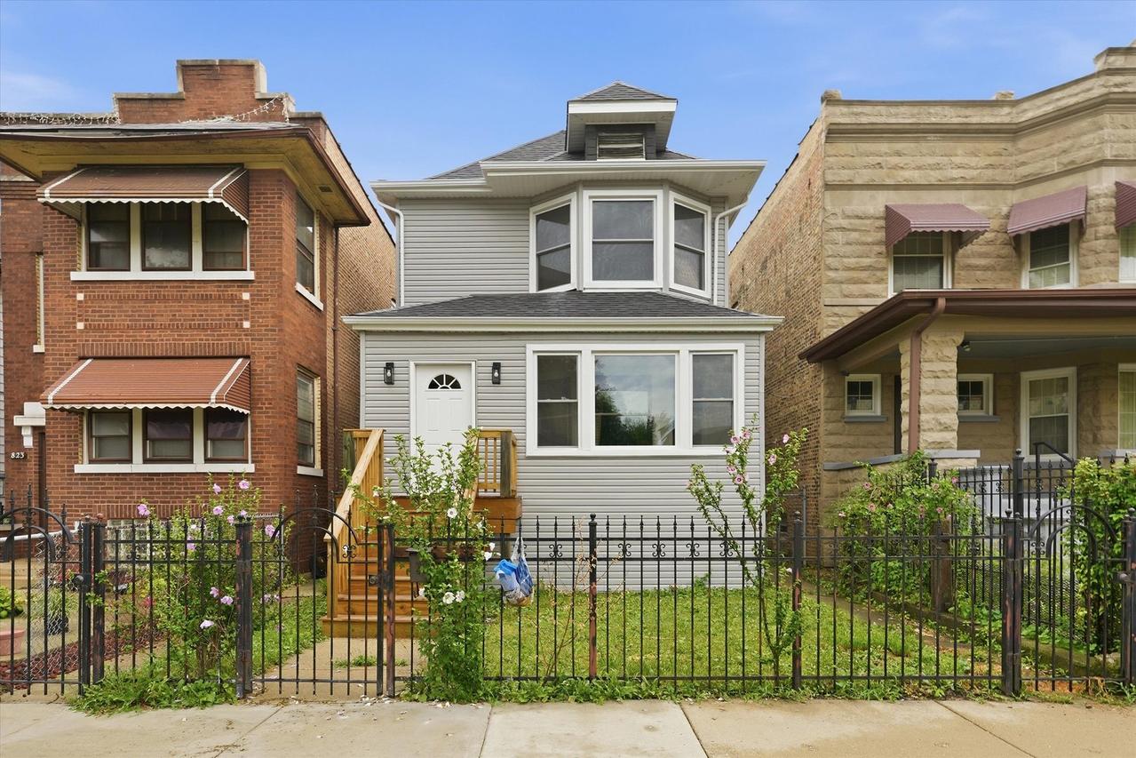 821 N Lockwood Ave., Chicago, IL 60651