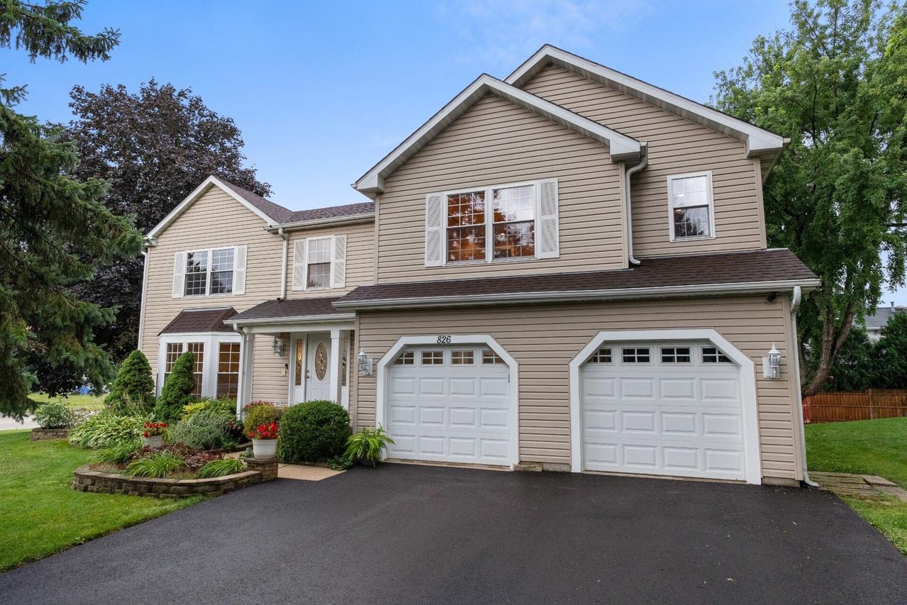 826 Pin Oak Cir., Cary, IL 60013