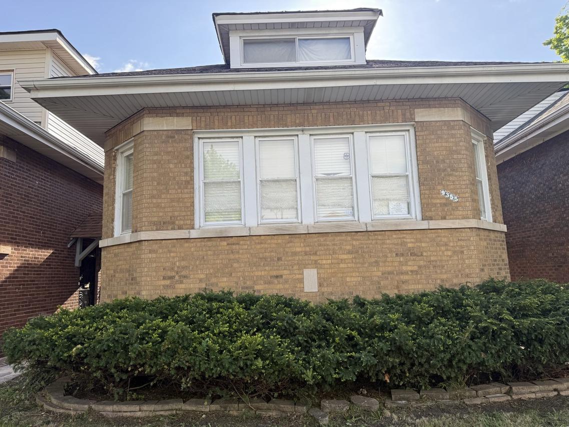 9355 S Throop St., Chicago, IL 60620