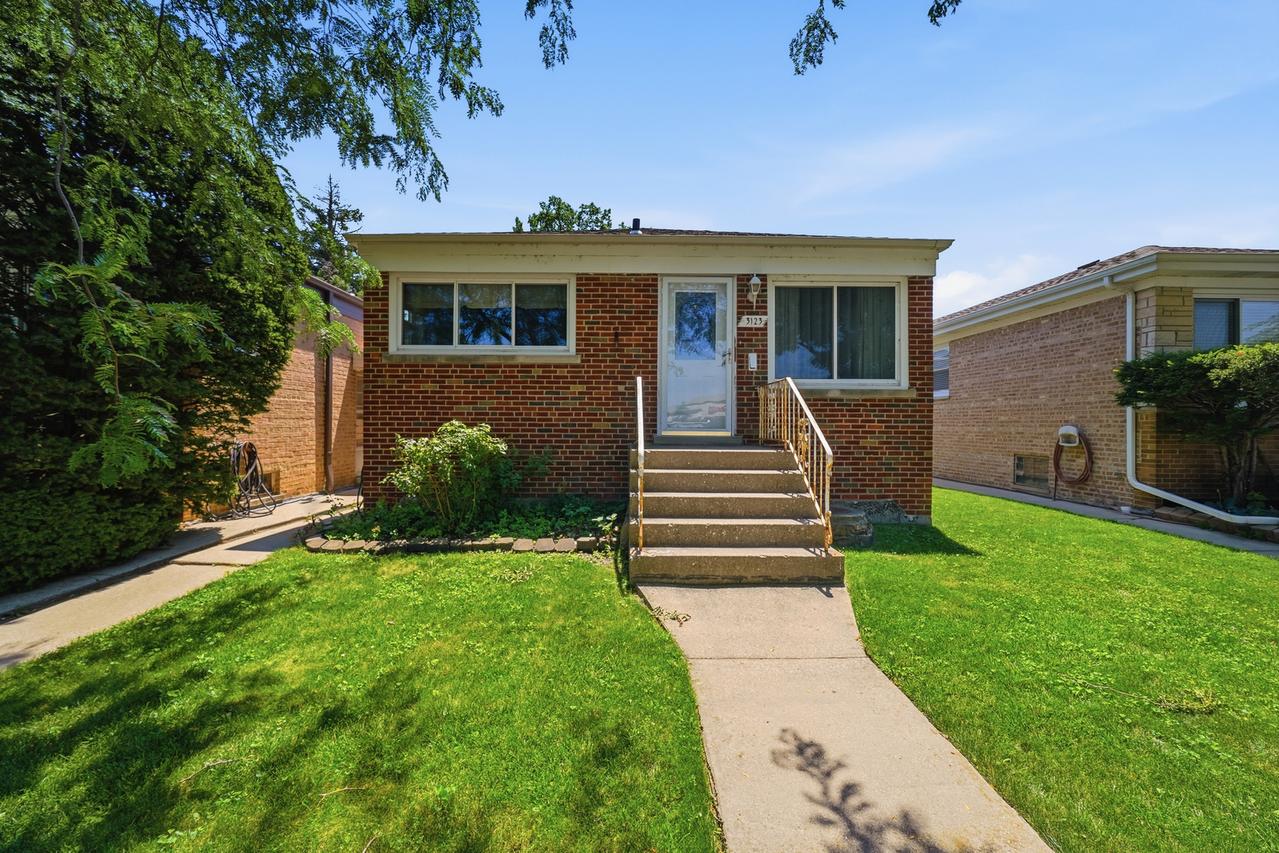 3123 W Howard St., Chicago, IL 60645