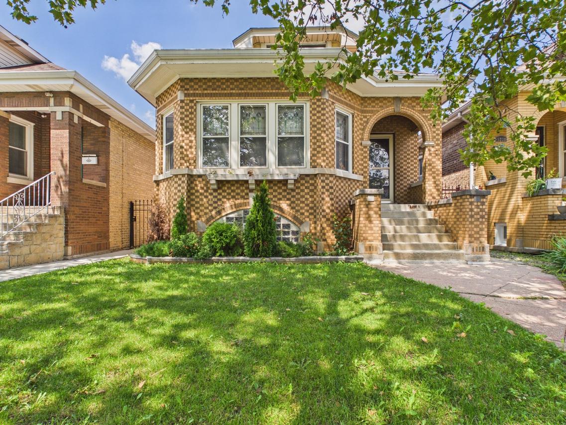 5242 W Schubert Ave., Chicago, IL 60639