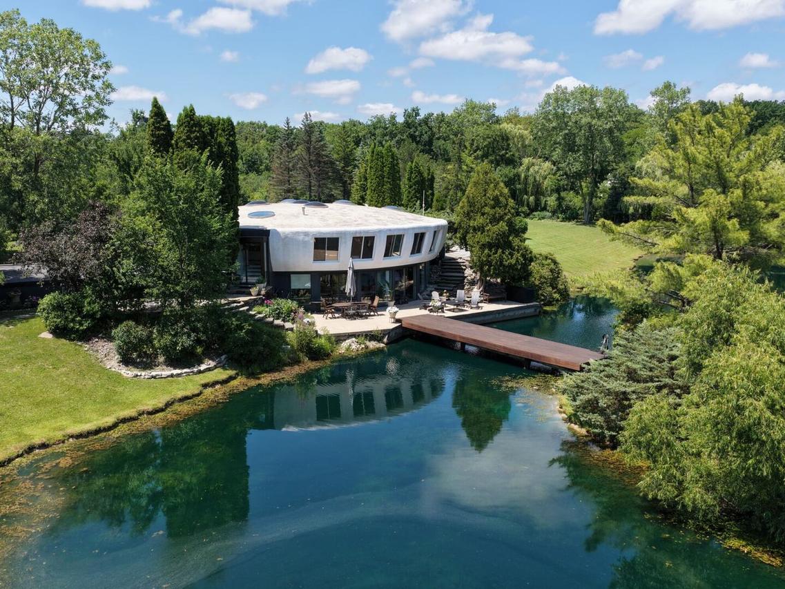 25421 N Saint Marys Rd., Libertyville, IL 60048