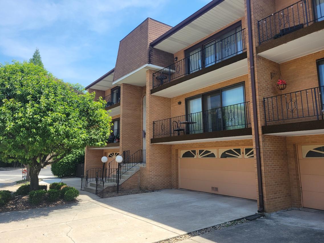 4021 W 93rd Pl. #1W, Oak Lawn, IL 60453