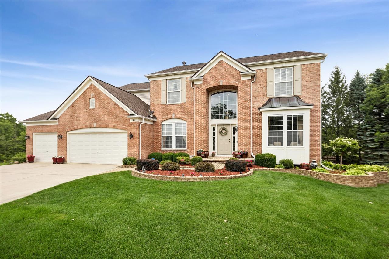 8 Orchid Ct., Streamwood, IL 60107