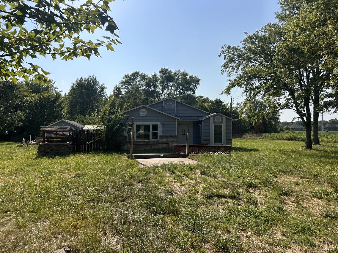 1199 Pershing Rd., West Frankfort, IL 62896
