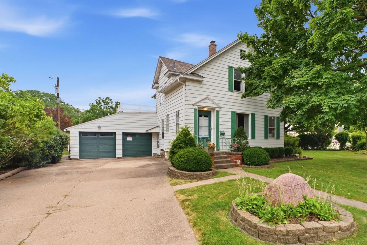 1854 27th St., Moline, IL 61265