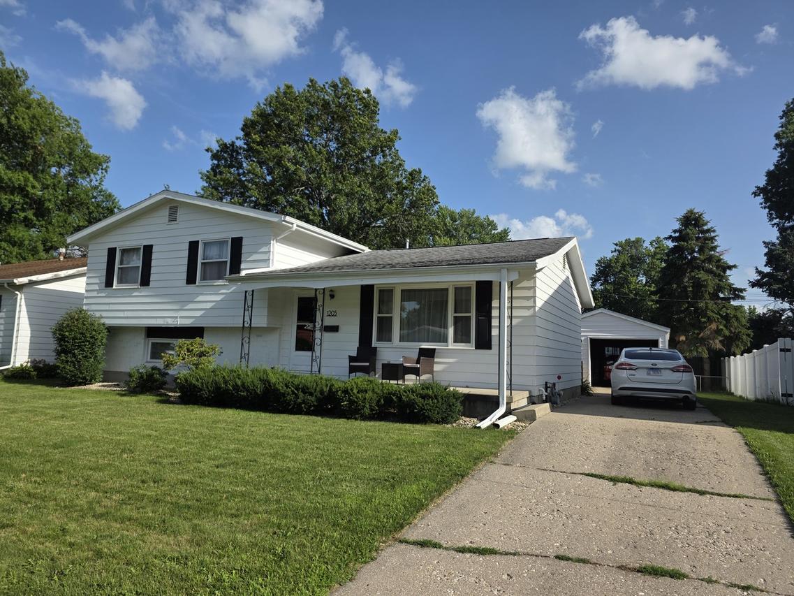 1205 E 18th St., Sterling, IL 61081