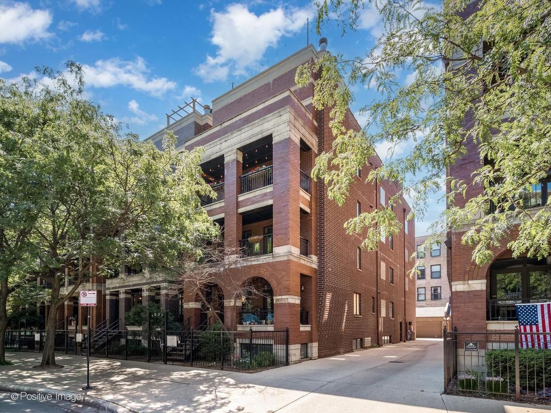 1037 W Monroe St. #3, Chicago, IL 60607