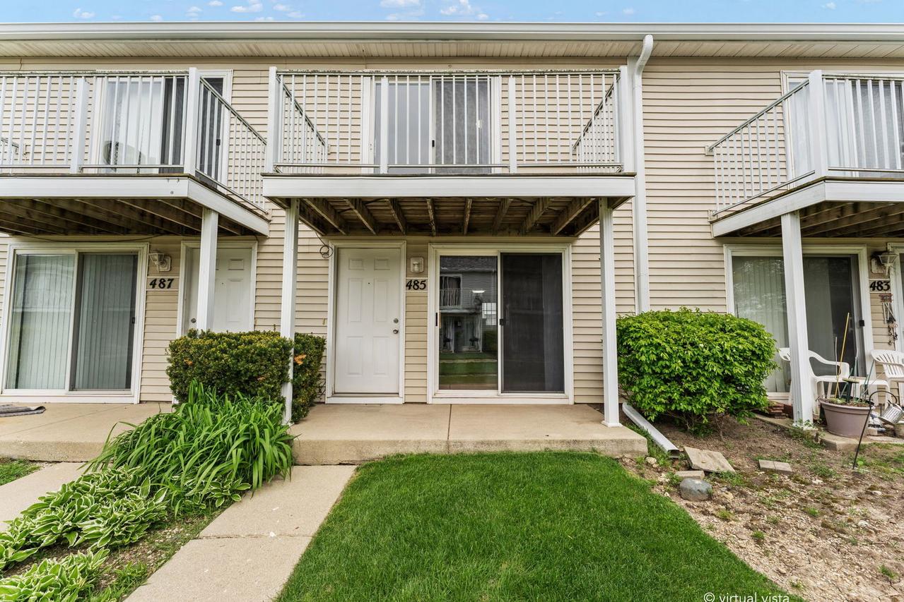 485 Meadow Green Ln., Round Lake Beach, IL 60073
