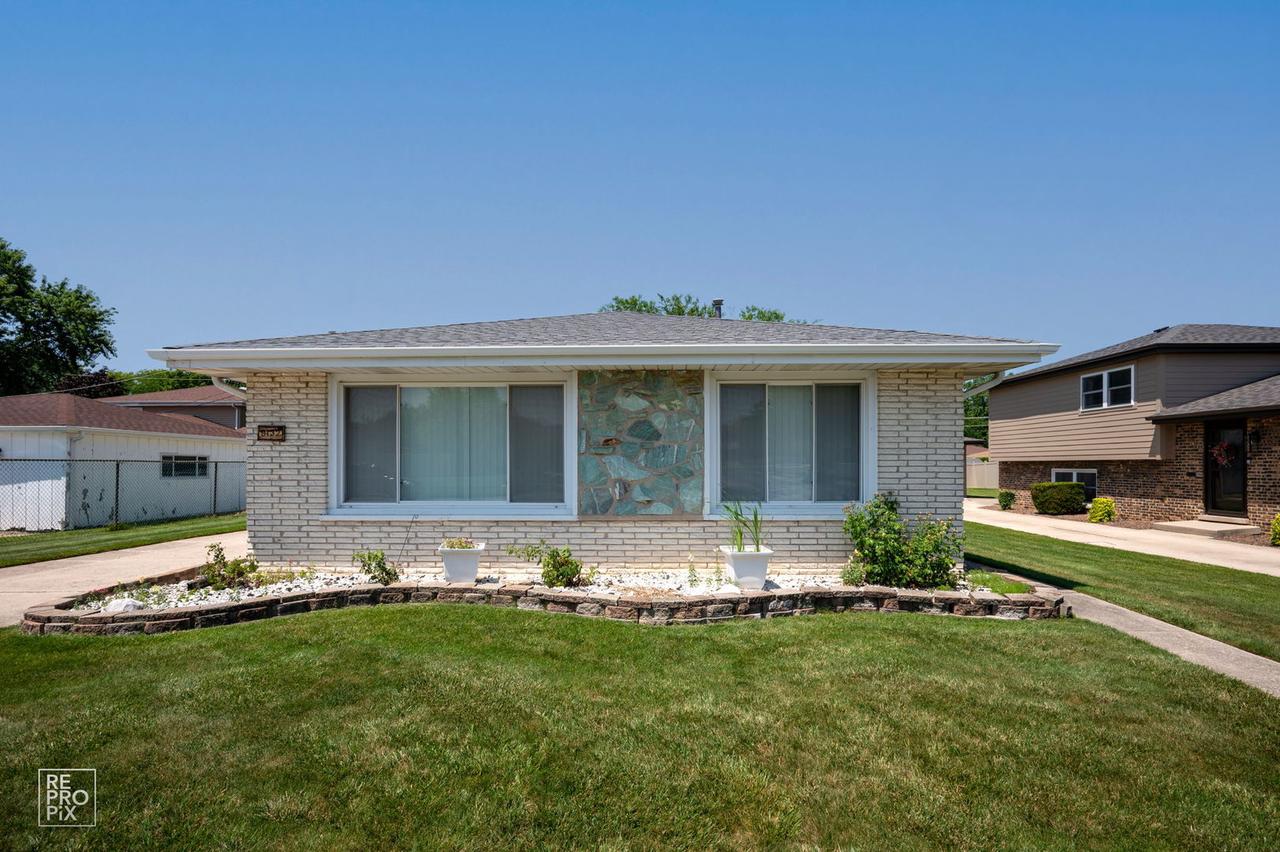 9132 Meade Ave., Oak Lawn, IL 60453