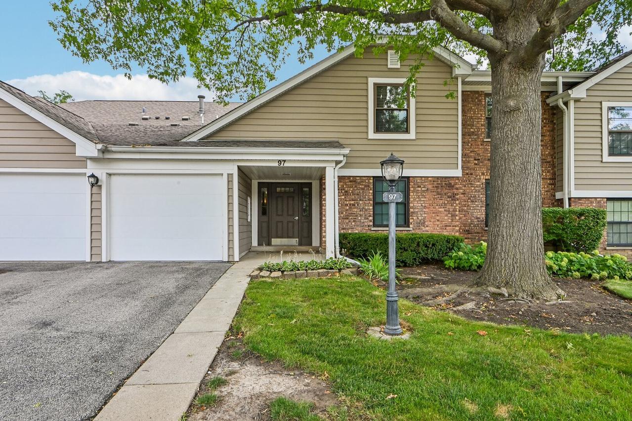 97 Burr Oak Ln. #A-2, Schaumburg, IL 60193