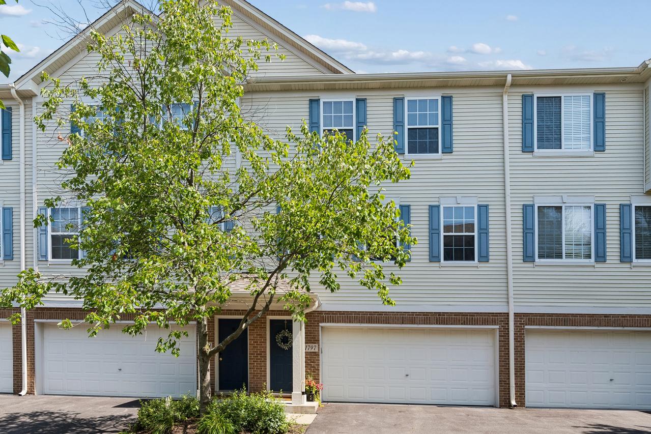 1797 Indian Hill Ln., Aurora, IL 60503