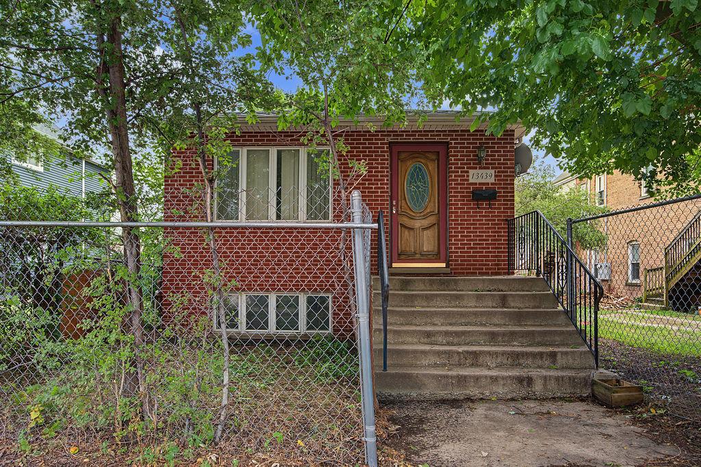 13439 S Brandon Ave., Chicago, IL 60633