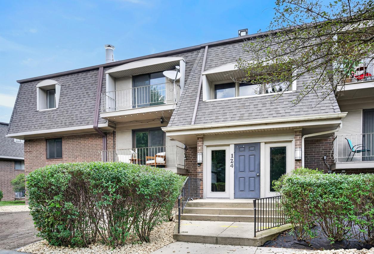 124 E Bailey Rd. #E, Naperville, IL 60565