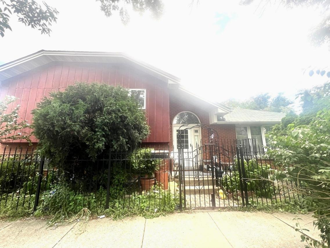 3000 W 38th St., Chicago, IL 60632