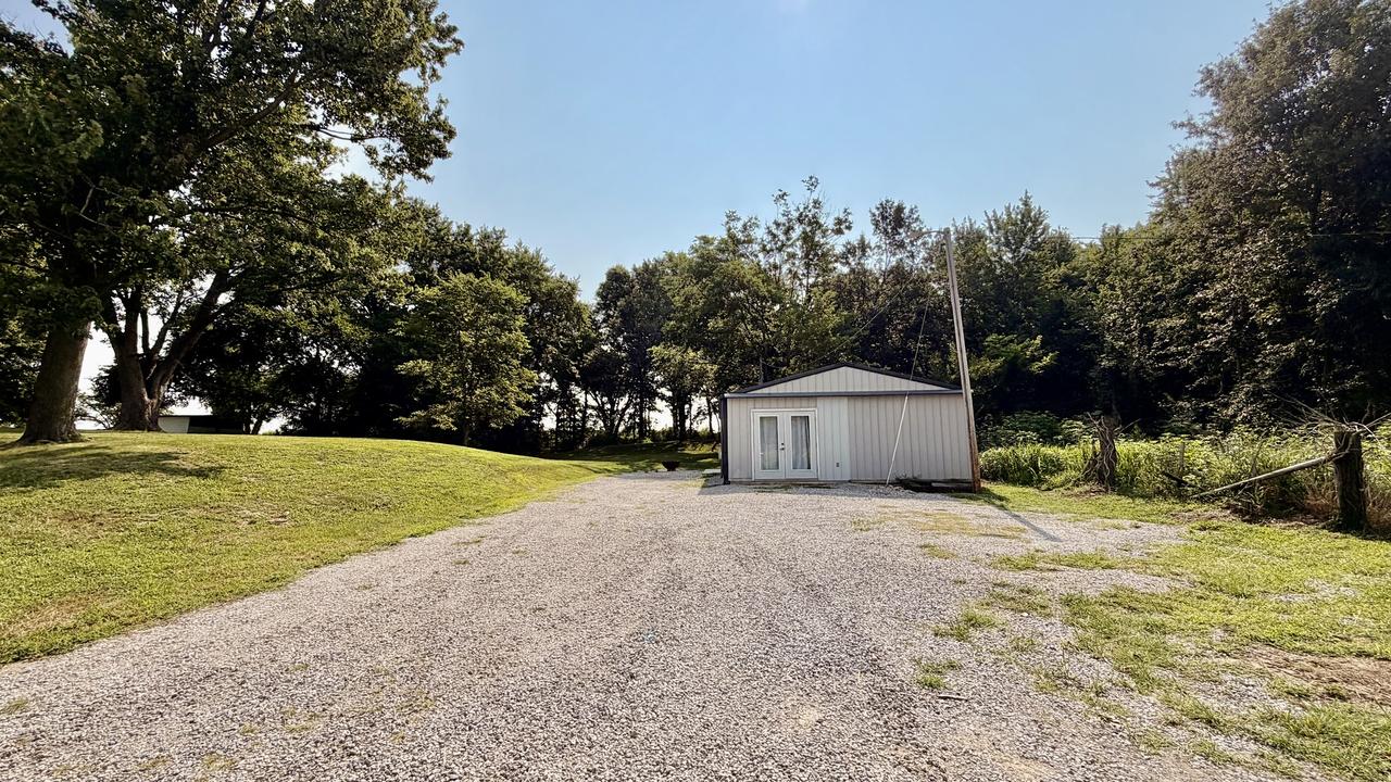 1706 County Highway 13 Hwy., Xenia, IL 62899