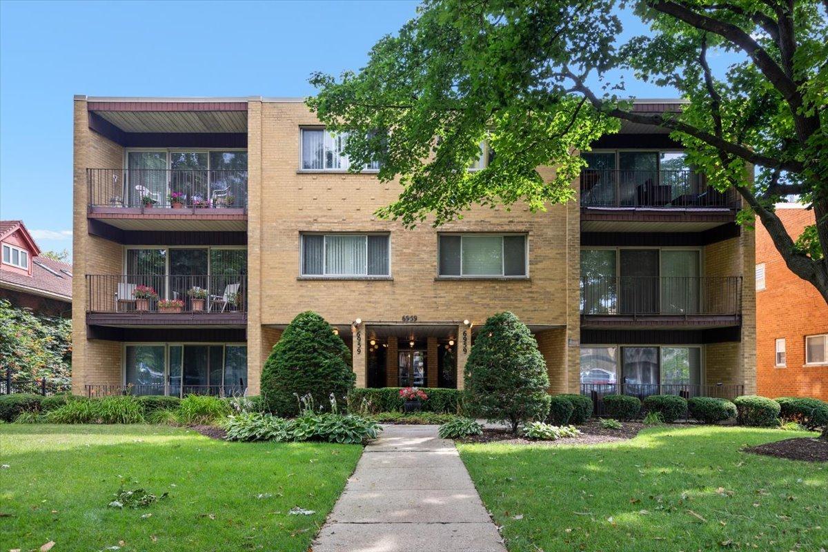 6959 N Ridge Blvd. #1D, Chicago, IL 60645