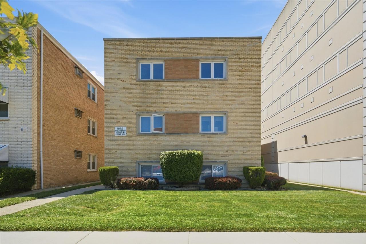 3326 Grove Ave. #6, Berwyn, IL 60402