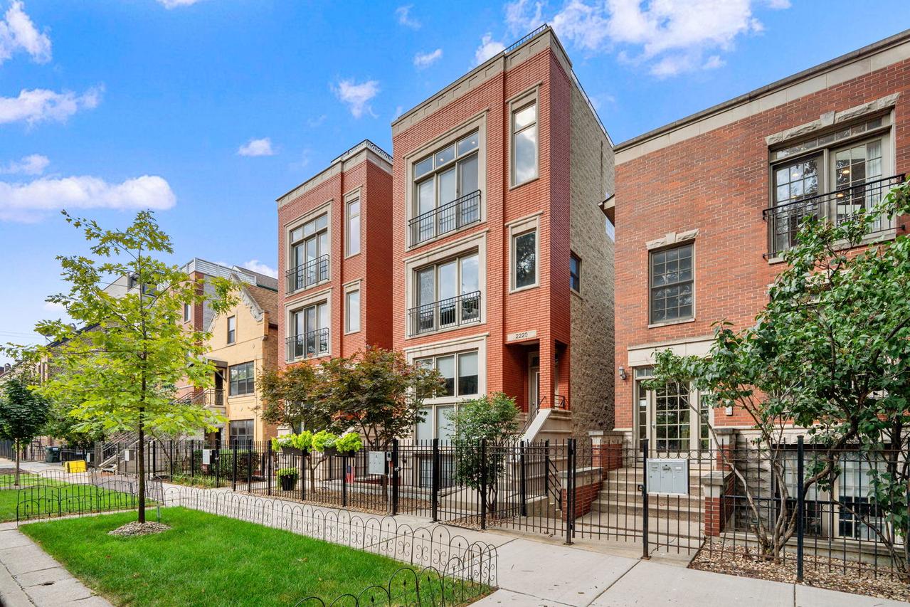 2220 N Seeley Ave. #2, Chicago, IL 60647