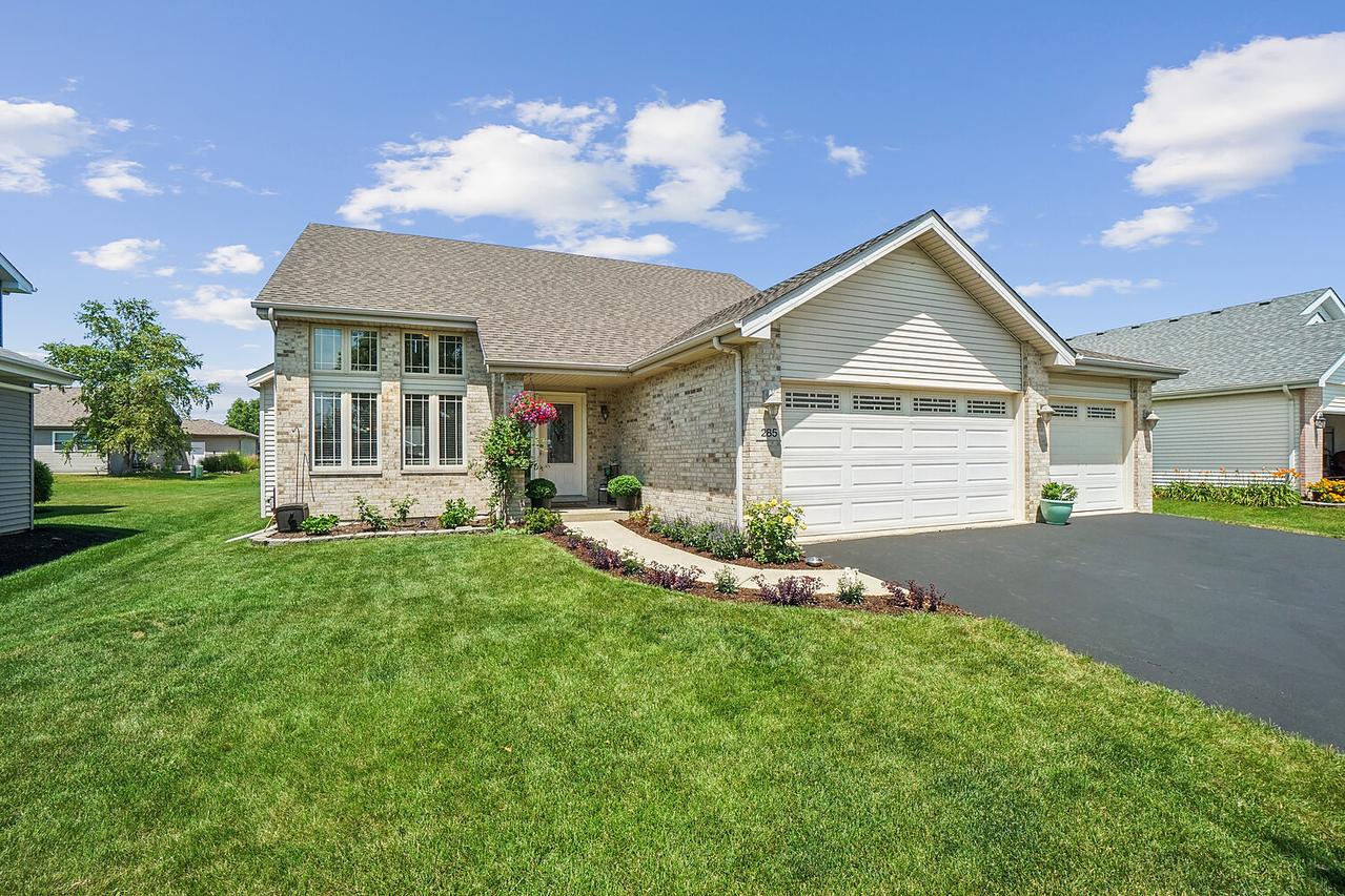 285 Woodbridge Ln., Beecher, IL 60401