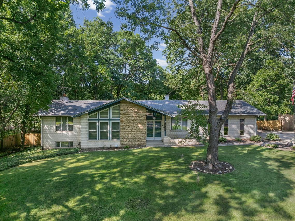2417 Mayfair Dr., Joliet, IL 60433