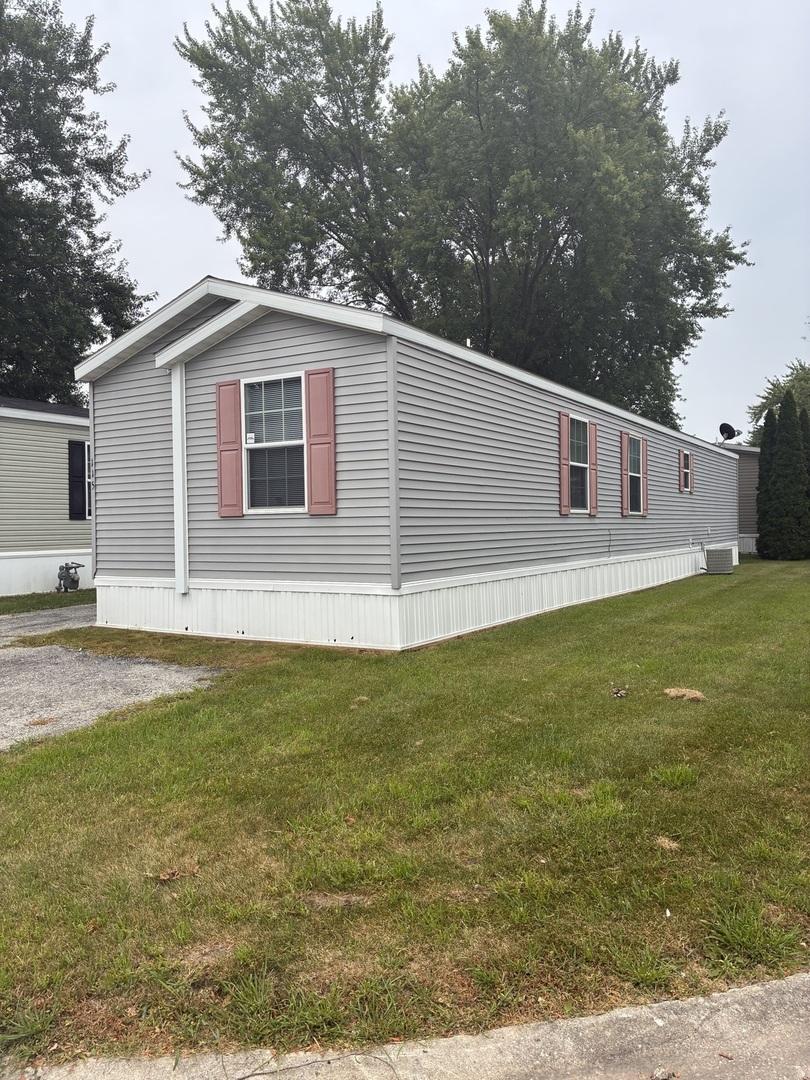 115 Carriage Ln., Sauk Village, IL 60411