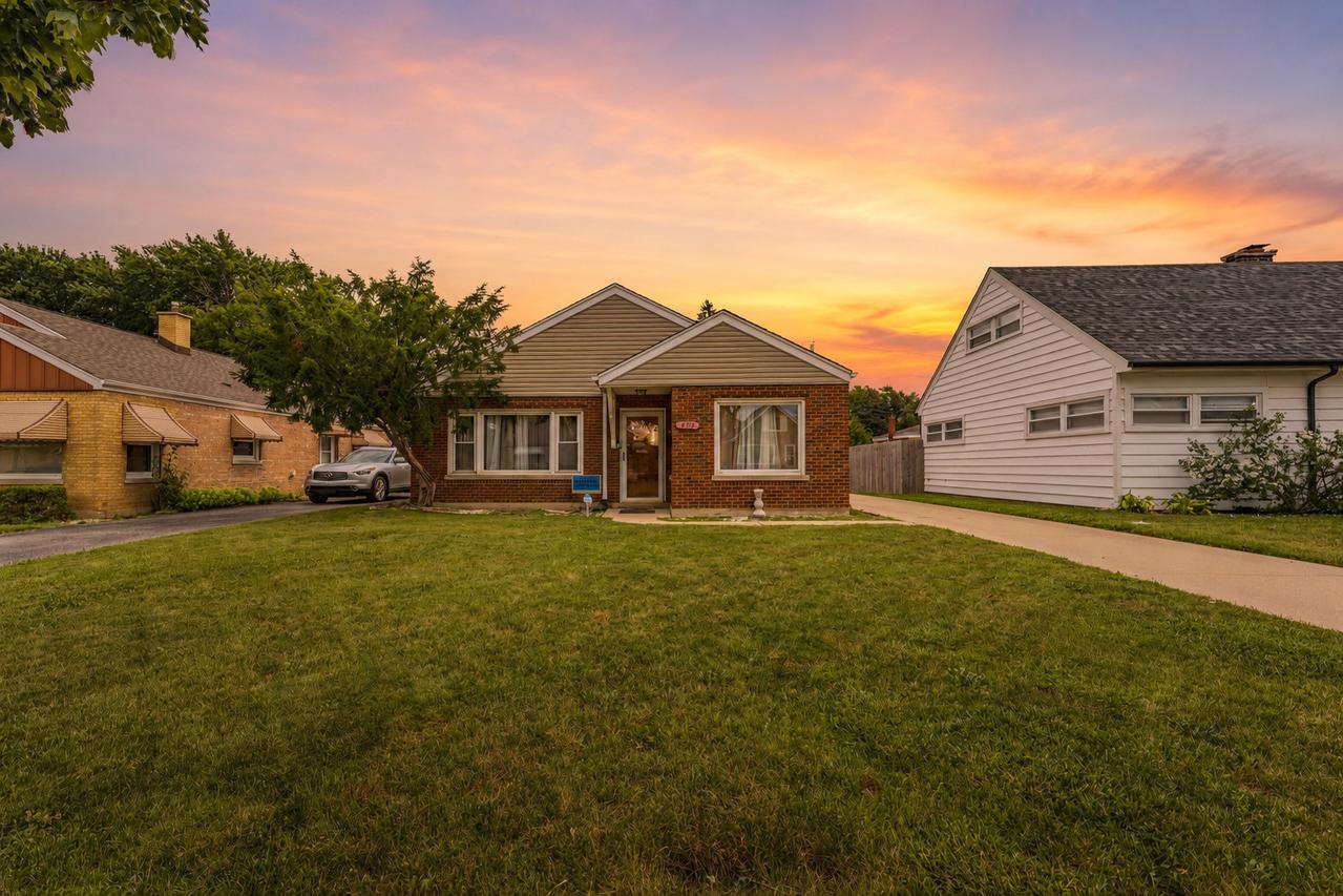 8729 S California St., Evergreen Park, IL 60805