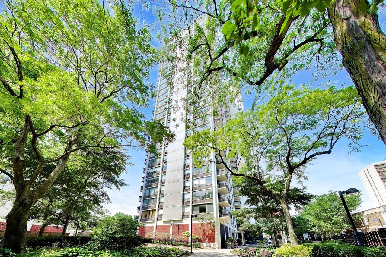 1460 N Sandburg Ter. #1412A, Chicago, IL 60610