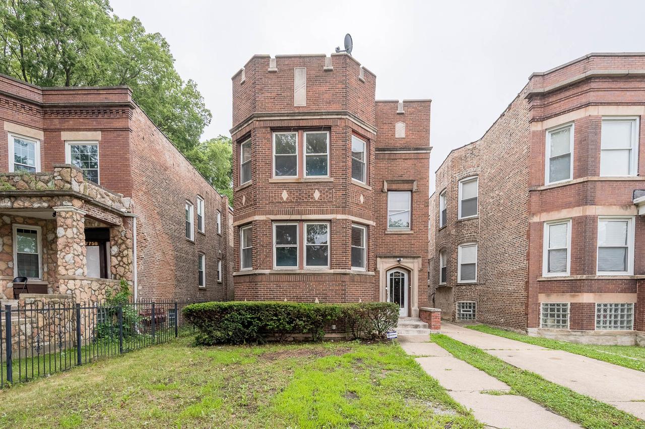 7754 S Saginaw Ave., Chicago, IL 60649
