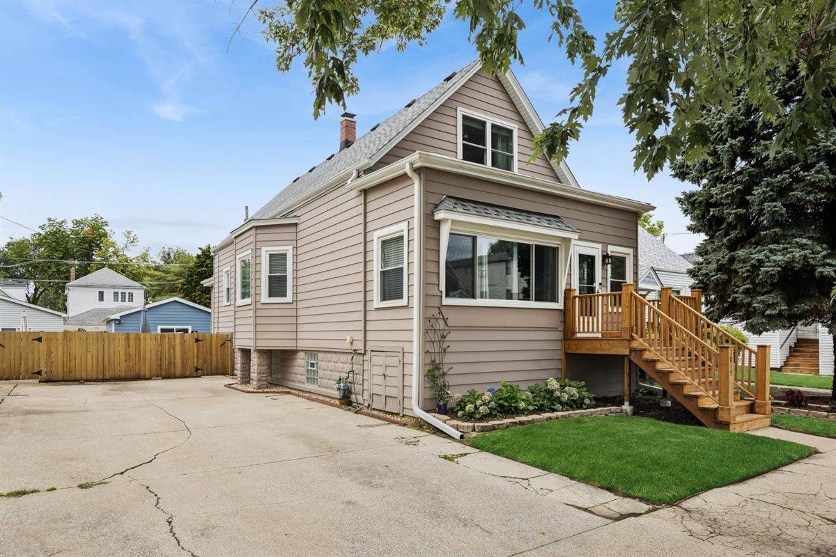 1015 Beloit Ave., Forest Park, IL 60130